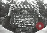Standbild Sowjets Abschnitt Übertragen von Berlin nach US-Kontrolle Berlin Deutschland, 1945, aus Sekunde 4 historischem Filmmaterial Videoclip 65675074125