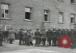 Standbild Sowjets Abschnitt Übertragen von Berlin nach US-Kontrolle Berlin Deutschland, 1945, aus Sekunde 10 historischem Filmmaterial Videoclip 65675074125