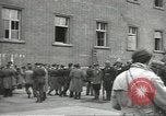 Standbild Sowjets Abschnitt Übertragen von Berlin nach US-Kontrolle Berlin Deutschland, 1945, aus Sekunde 17 historischem Filmmaterial Videoclip 65675074125