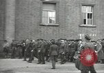 Standbild Sowjets Abschnitt Übertragen von Berlin nach US-Kontrolle Berlin Deutschland, 1945, aus Sekunde 28 historischem Filmmaterial Videoclip 65675074125