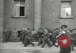 Standbild Sowjets Abschnitt Übertragen von Berlin nach US-Kontrolle Berlin Deutschland, 1945, aus Sekunde 30 historischem Filmmaterial Videoclip 65675074125
