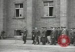 Standbild Sowjets Abschnitt Übertragen von Berlin nach US-Kontrolle Berlin Deutschland, 1945, aus Sekunde 35 historischem Filmmaterial Videoclip 65675074125