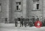 Standbild Sowjets Abschnitt Übertragen von Berlin nach US-Kontrolle Berlin Deutschland, 1945, aus Sekunde 37 historischem Filmmaterial Videoclip 65675074125