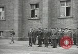 Standbild Sowjets Abschnitt Übertragen von Berlin nach US-Kontrolle Berlin Deutschland, 1945, aus Sekunde 39 historischem Filmmaterial Videoclip 65675074125