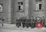 Standbild Sowjets Abschnitt Übertragen von Berlin nach US-Kontrolle Berlin Deutschland, 1945, aus Sekunde 40 historischem Filmmaterial Videoclip 65675074125