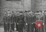 Standbild Sowjets Abschnitt Übertragen von Berlin nach US-Kontrolle Berlin Deutschland, 1945, aus Sekunde 47 historischem Filmmaterial Videoclip 65675074125