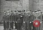 Standbild Sowjets Abschnitt Übertragen von Berlin nach US-Kontrolle Berlin Deutschland, 1945, aus Sekunde 50 historischem Filmmaterial Videoclip 65675074125