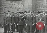 Standbild Sowjets Abschnitt Übertragen von Berlin nach US-Kontrolle Berlin Deutschland, 1945, aus Sekunde 52 historischem Filmmaterial Videoclip 65675074125