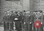 Standbild Sowjets Abschnitt Übertragen von Berlin nach US-Kontrolle Berlin Deutschland, 1945, aus Sekunde 55 historischem Filmmaterial Videoclip 65675074125