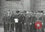Standbild Sowjets Abschnitt Übertragen von Berlin nach US-Kontrolle Berlin Deutschland, 1945, aus Sekunde 61 historischem Filmmaterial Videoclip 65675074125