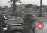 Standbild General Omar Bradley Berlin Deutschland, 1945, aus Sekunde 9 historischem Filmmaterial Videoclip 65675074128