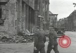 Standbild General Omar Bradley Berlin Deutschland, 1945, aus Sekunde 14 historischem Filmmaterial Videoclip 65675074128