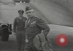 Standbild General Omar Bradley Berlin Deutschland, 1945, aus Sekunde 14 historischem Filmmaterial Videoclip 65675074129