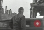 Standbild General Omar Bradley Berlin Deutschland, 1945, aus Sekunde 44 historischem Filmmaterial Videoclip 65675074129