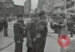 Standbild General Omar Bradley Berlin Deutschland, 1945, aus Sekunde 47 historischem Filmmaterial Videoclip 65675074129