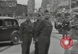 Standbild General Omar Bradley Berlin Deutschland, 1945, aus Sekunde 49 historischem Filmmaterial Videoclip 65675074129