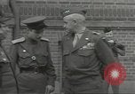Standbild General Omar Bradley Berlin Deutschland, 1945, aus Sekunde 3 historischem Filmmaterial Videoclip 65675074130