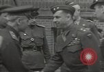 Standbild General Omar Bradley Berlin Deutschland, 1945, aus Sekunde 7 historischem Filmmaterial Videoclip 65675074130