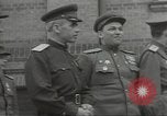 Standbild General Omar Bradley Berlin Deutschland, 1945, aus Sekunde 14 historischem Filmmaterial Videoclip 65675074130