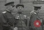 Standbild General Omar Bradley Berlin Deutschland, 1945, aus Sekunde 15 historischem Filmmaterial Videoclip 65675074130