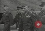 Standbild General Omar Bradley Berlin Deutschland, 1945, aus Sekunde 35 historischem Filmmaterial Videoclip 65675074130