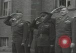 Standbild General Omar Bradley Berlin Deutschland, 1945, aus Sekunde 43 historischem Filmmaterial Videoclip 65675074130