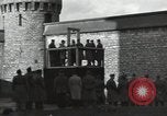 Standbild NS-Kriegsverbrecher Bruchsal Deutschland, 1946, aus Sekunde 38 historischem Filmmaterial Videoclip 65675074145