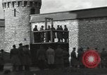 Standbild NS-Kriegsverbrecher Bruchsal Deutschland, 1946, aus Sekunde 39 historischem Filmmaterial Videoclip 65675074145
