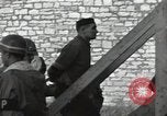 Standbild NS-Kriegsverbrecher Bruchsal Deutschland, 1946, aus Sekunde 27 historischem Filmmaterial Videoclip 65675074146