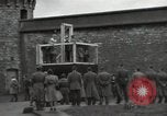 Standbild NS-Kriegsverbrecher Bruchsal Deutschland, 1946, aus Sekunde 52 historischem Filmmaterial Videoclip 65675074148