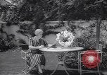 Immagine di Clara Kimball Young Los Angeles California USA, 1939, secondo 16 filmato di repertorio 65675074179