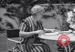 Immagine di Clara Kimball Young Los Angeles California USA, 1939, secondo 30 filmato di repertorio 65675074179