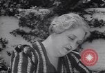 Immagine di Clara Kimball Young Los Angeles California USA, 1939, secondo 55 filmato di repertorio 65675074179