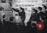 Immagine di Walter Disney con gli artisti Burbank California USA, 1943, secondo 5 filmato di repertorio 65675074183