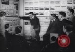 Immagine di Walter Disney con gli artisti Burbank California USA, 1943, secondo 13 filmato di repertorio 65675074183