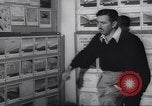 Immagine di Walter Disney con gli artisti Burbank California USA, 1943, secondo 35 filmato di repertorio 65675074183