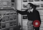 Immagine di Walter Disney con gli artisti Burbank California USA, 1943, secondo 38 filmato di repertorio 65675074183