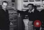 Immagine di Walter Disney con gli artisti Burbank California USA, 1943, secondo 48 filmato di repertorio 65675074183
