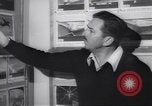 Immagine di Walter Disney con gli artisti Burbank California USA, 1943, secondo 52 filmato di repertorio 65675074183