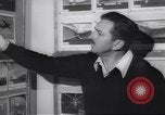Immagine di Walter Disney con gli artisti Burbank California USA, 1943, secondo 53 filmato di repertorio 65675074183