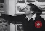 Immagine di Walter Disney con gli artisti Burbank California USA, 1943, secondo 55 filmato di repertorio 65675074183