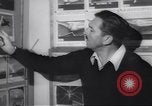 Immagine di Walter Disney con gli artisti Burbank California USA, 1943, secondo 57 filmato di repertorio 65675074183