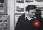 Immagine di Walter Disney con gli artisti Burbank California USA, 1943, secondo 61 filmato di repertorio 65675074183