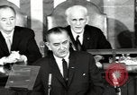 Immagine di Il presidente Lyndon Johnson Washington DC USA, 1965, secondo 38 filmato di repertorio 65675074187