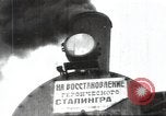Immagine di Lavoratori sovietica Stalingrad Russia Unione Sovietica, 1945, secondo 7 filmato di repertorio 65675074191