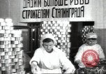 Immagine di Lavoratori sovietica Stalingrad Russia Unione Sovietica, 1945, secondo 41 filmato di repertorio 65675074191