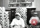 Immagine di Lavoratori sovietica Stalingrad Russia Unione Sovietica, 1945, secondo 43 filmato di repertorio 65675074191