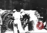 Standbild Sowjetische Arbeiter bauen Stalingrad wieder auf Stalingrad Russland Sowjetunion, 1945, aus Sekunde 32 historischem Filmmaterial Videoclip 65675074192
