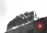 Standbild Sowjetische Arbeiter bauen Stalingrad wieder auf Stalingrad Russland Sowjetunion, 1945, aus Sekunde 60 historischem Filmmaterial Videoclip 65675074192