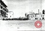 Standbild May Day Parade Stalingrad Russland Sowjetunion, 1945, aus Sekunde 8 historischem Filmmaterial Videoclip 65675074193